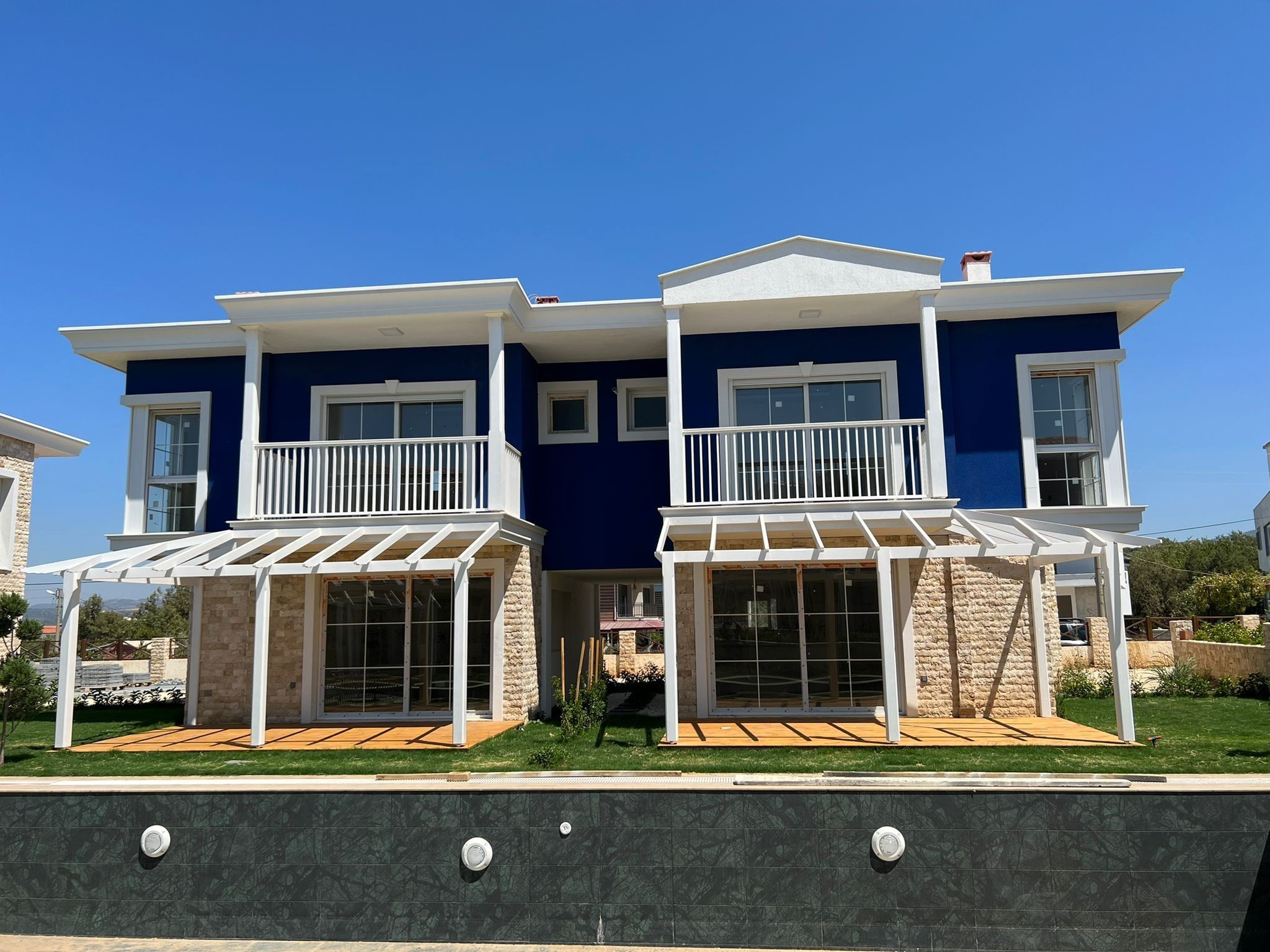 Your Home with the Taste of Four Seasons Holiday !!!