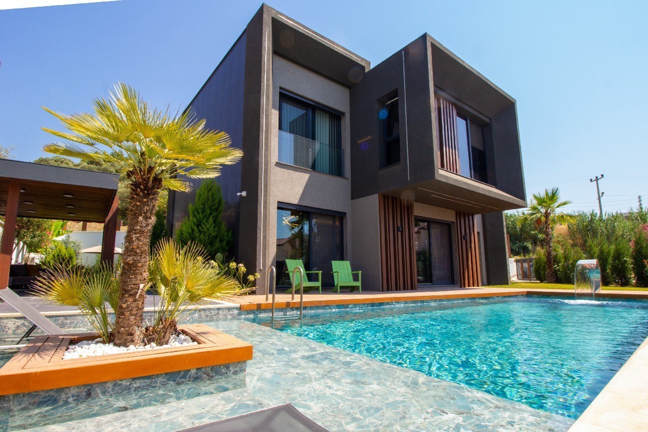 OPEN A NEW PAGE ON A BRAND NEW LIFE!