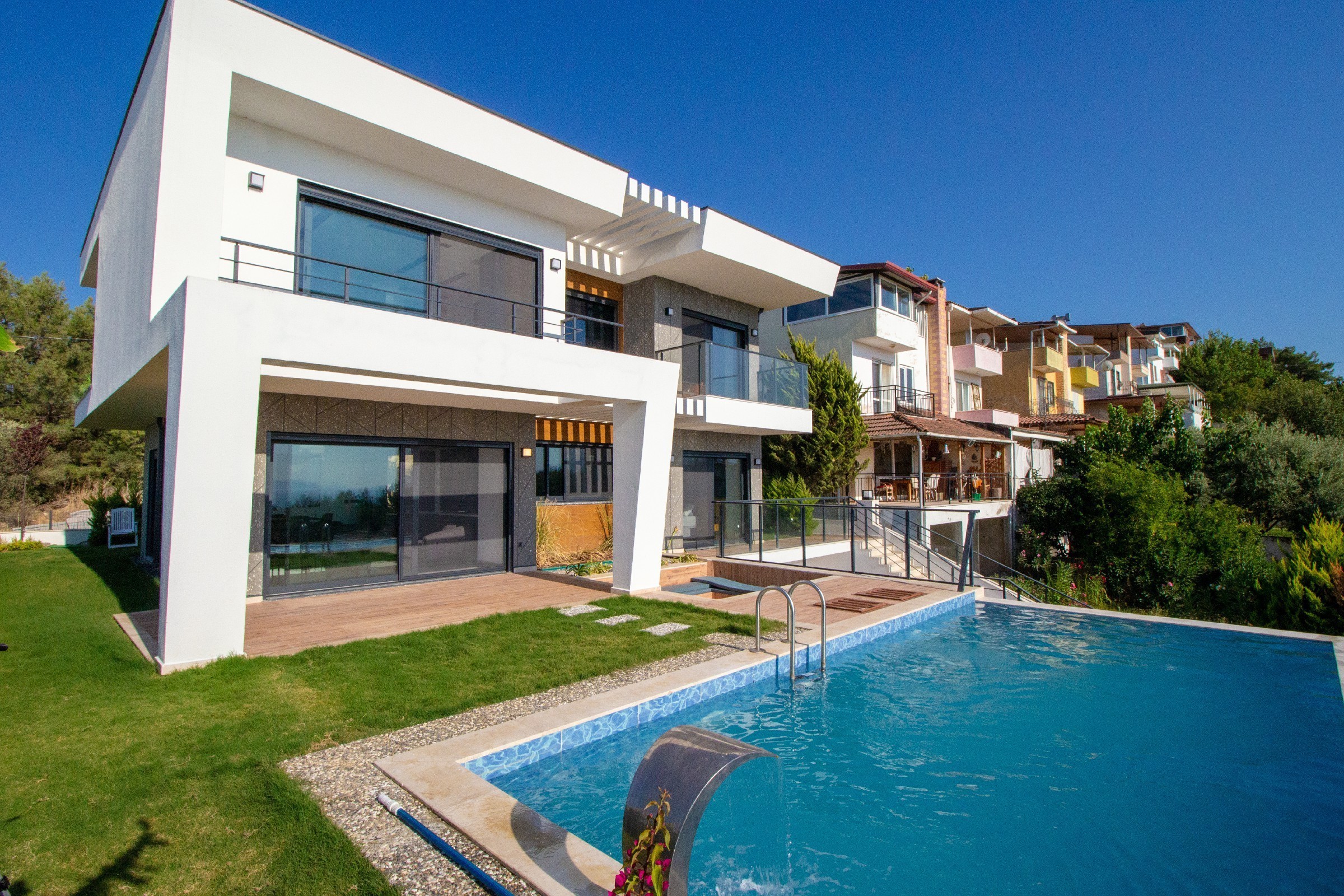 ONE OF A KIND LUXURIUS VILLA WITH AN INFINITY POOL