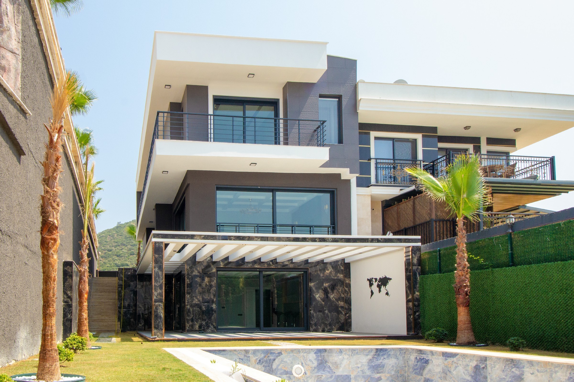 LUXURIOUS VILLA WITH PRIVATE POOL IN KUŞADASI CENTER!