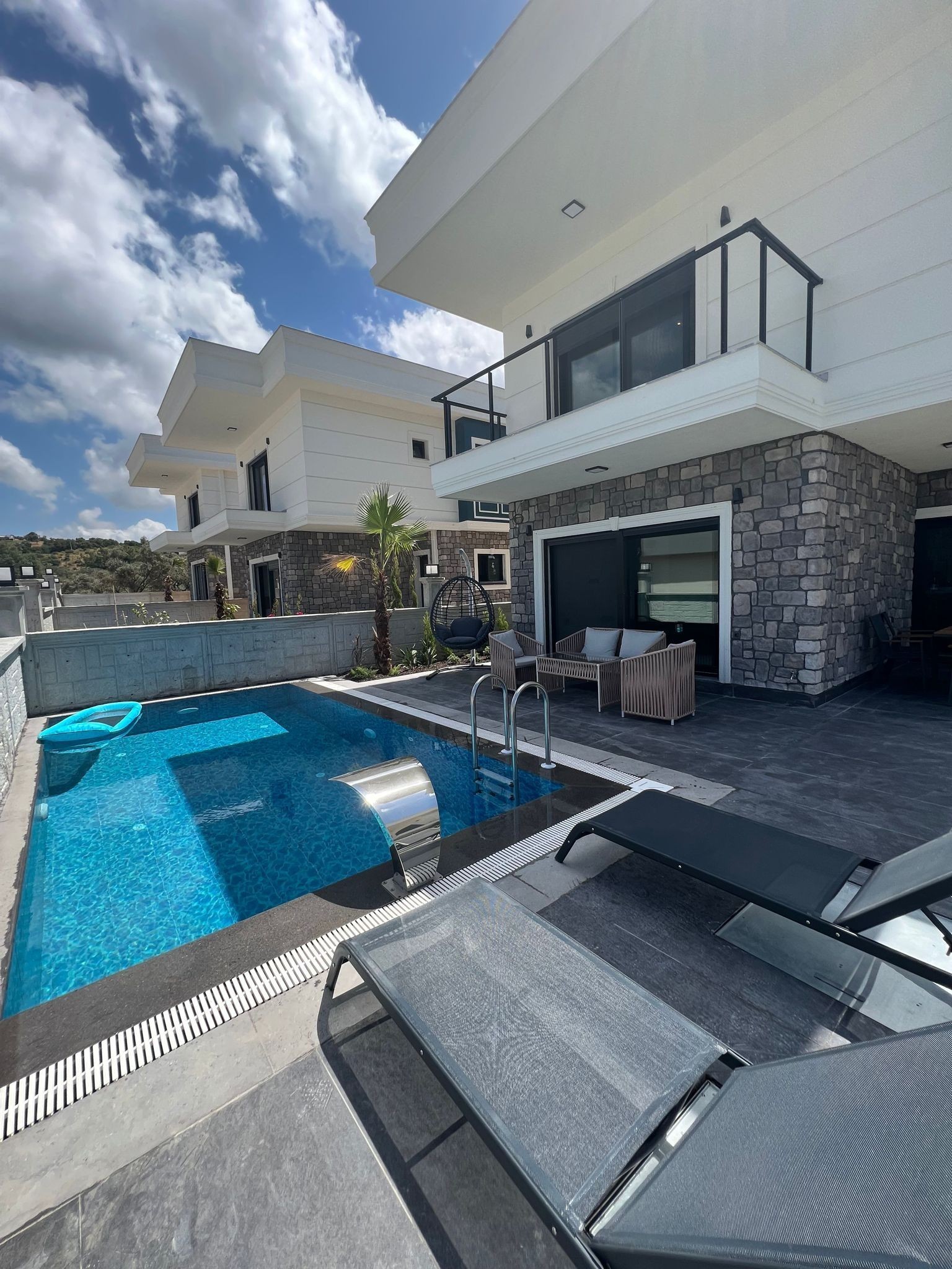 Your Home with the Taste of Four Seasons Holiday !!!